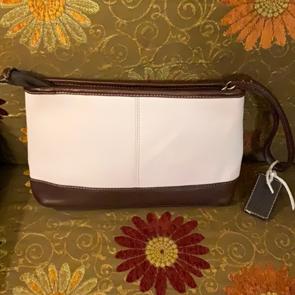 LATICO wristlet